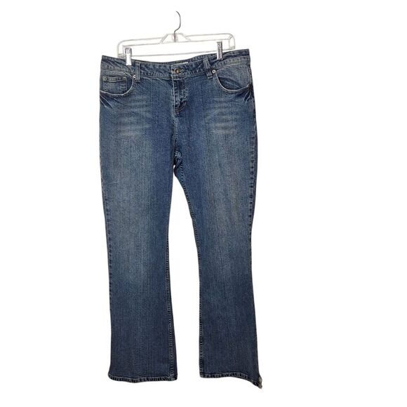 Maurices Womens Jr Size 15/16 Long Hipster Boot Stretch Distressed‎ Medium Wash - Picture 1 of 16